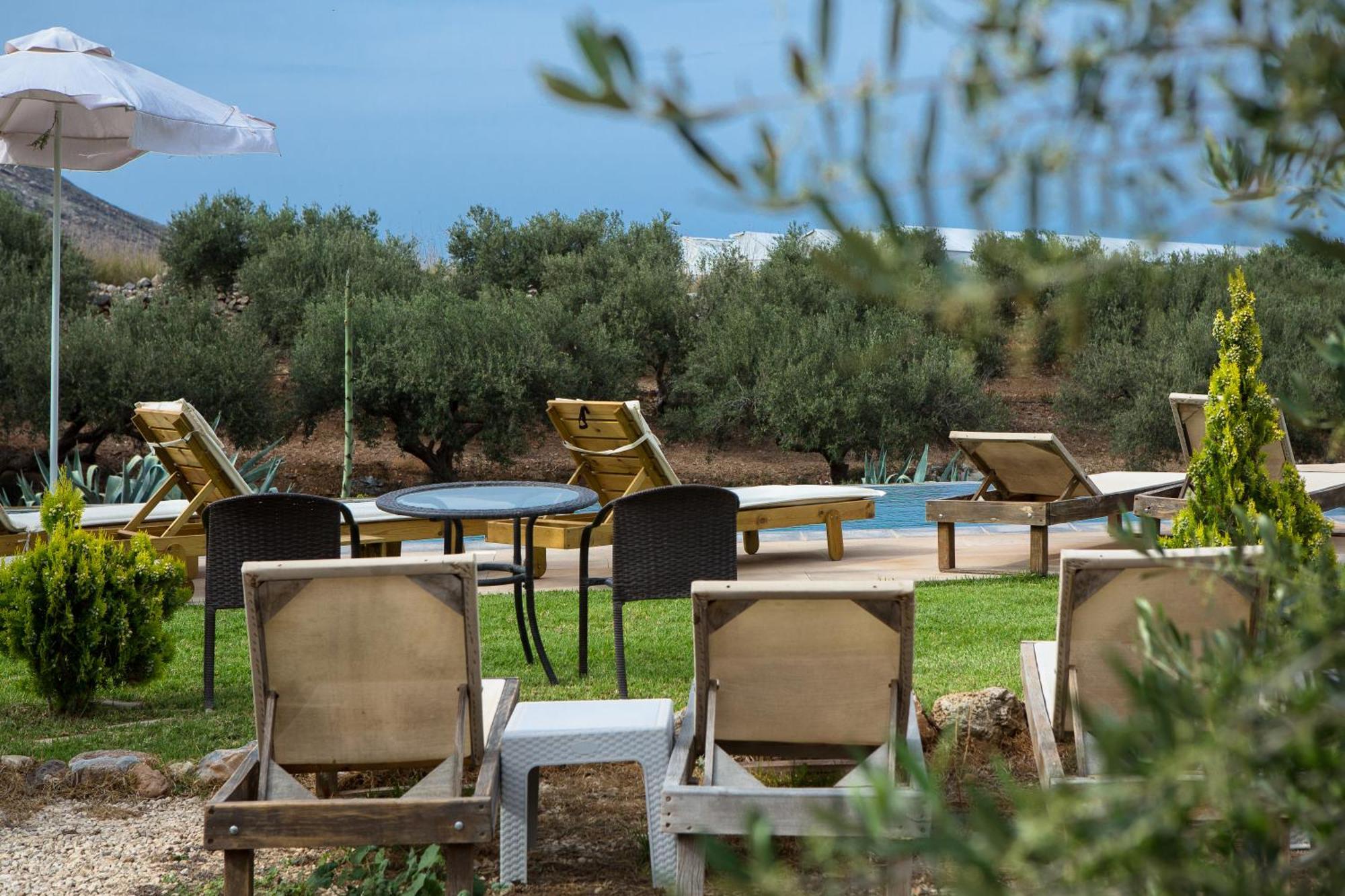 Agarathos Traditional Rooms - Pool - Kaliviani -On The Road To Balos Εξωτερικό φωτογραφία