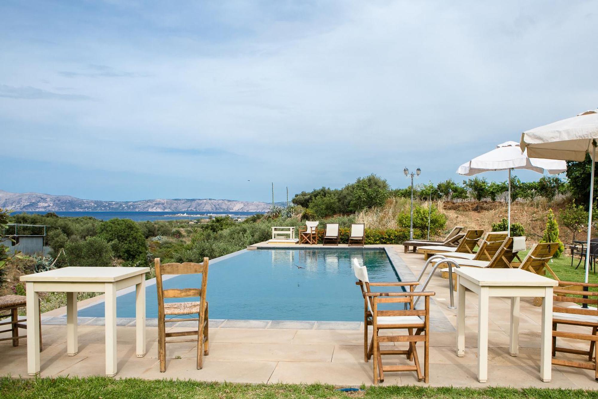 Agarathos Traditional Rooms - Pool - Kaliviani -On The Road To Balos Εξωτερικό φωτογραφία