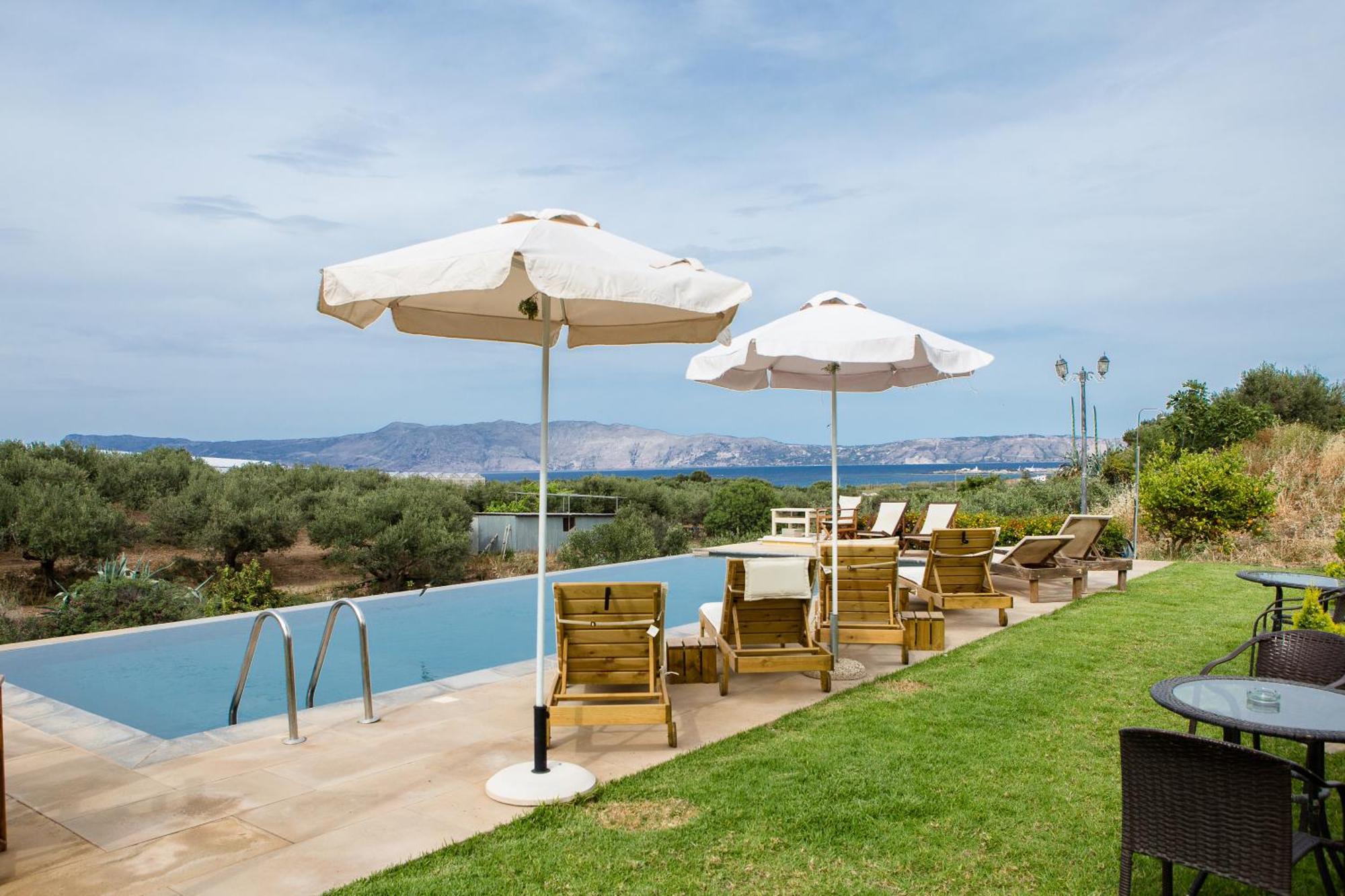 Agarathos Traditional Rooms - Pool - Kaliviani -On The Road To Balos Εξωτερικό φωτογραφία
