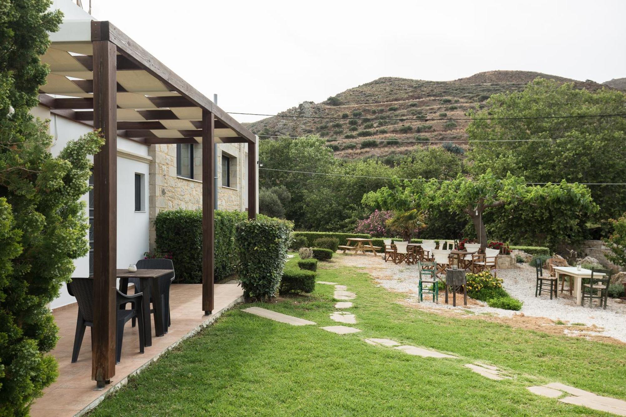 Agarathos Traditional Rooms - Pool - Kaliviani -On The Road To Balos Εξωτερικό φωτογραφία