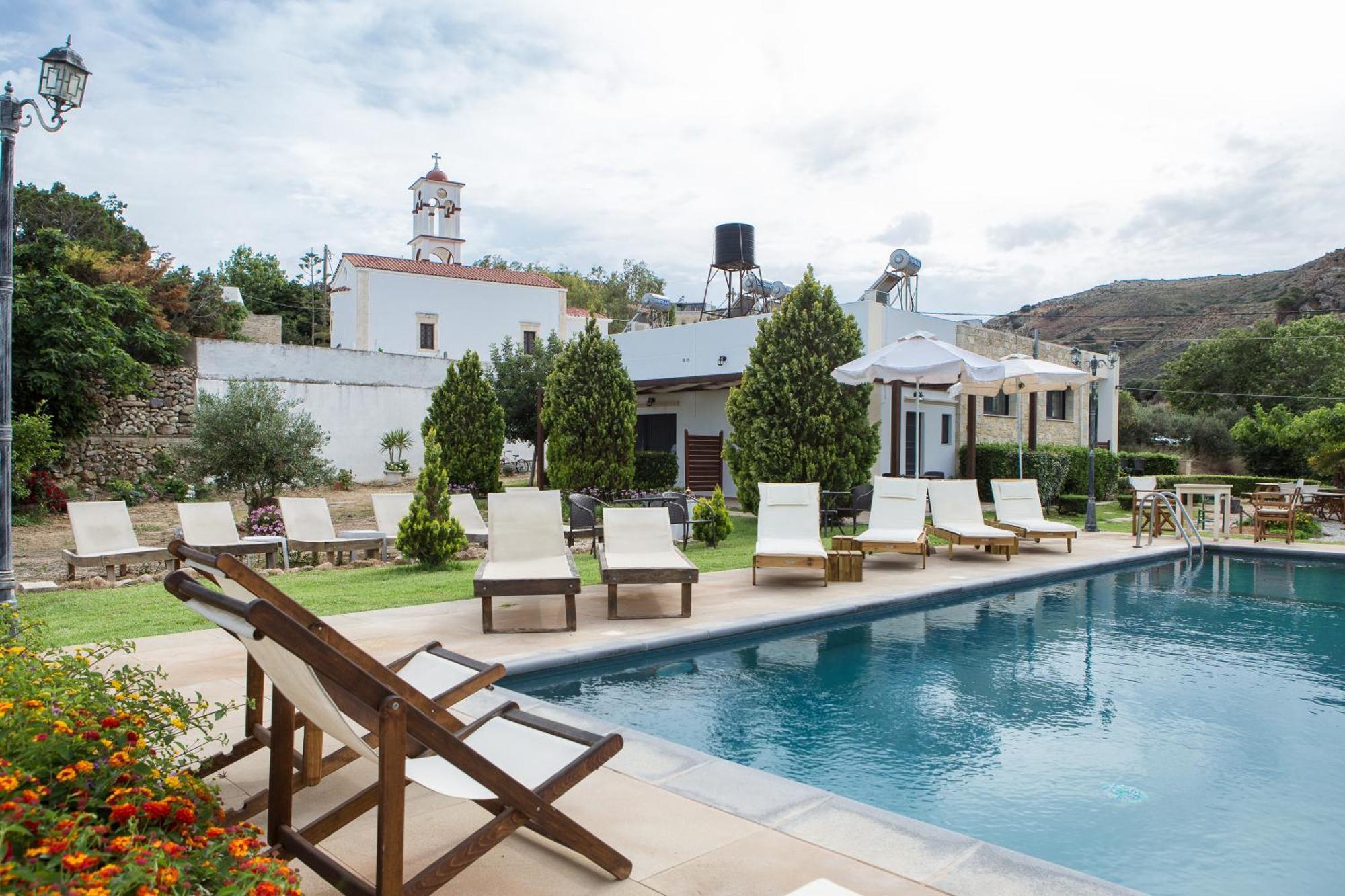 Agarathos Traditional Rooms - Pool - Kaliviani -On The Road To Balos Εξωτερικό φωτογραφία