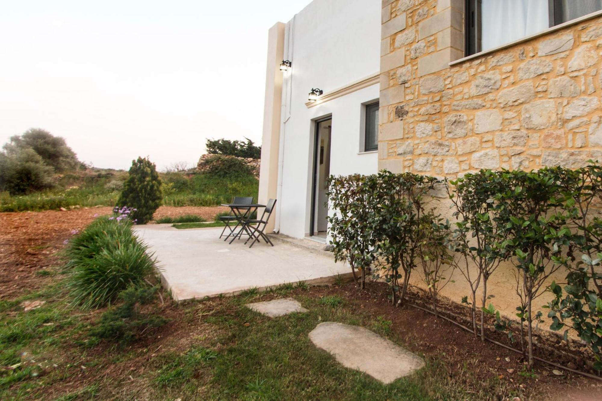 Agarathos Traditional Rooms - Pool - Kaliviani -On The Road To Balos Εξωτερικό φωτογραφία