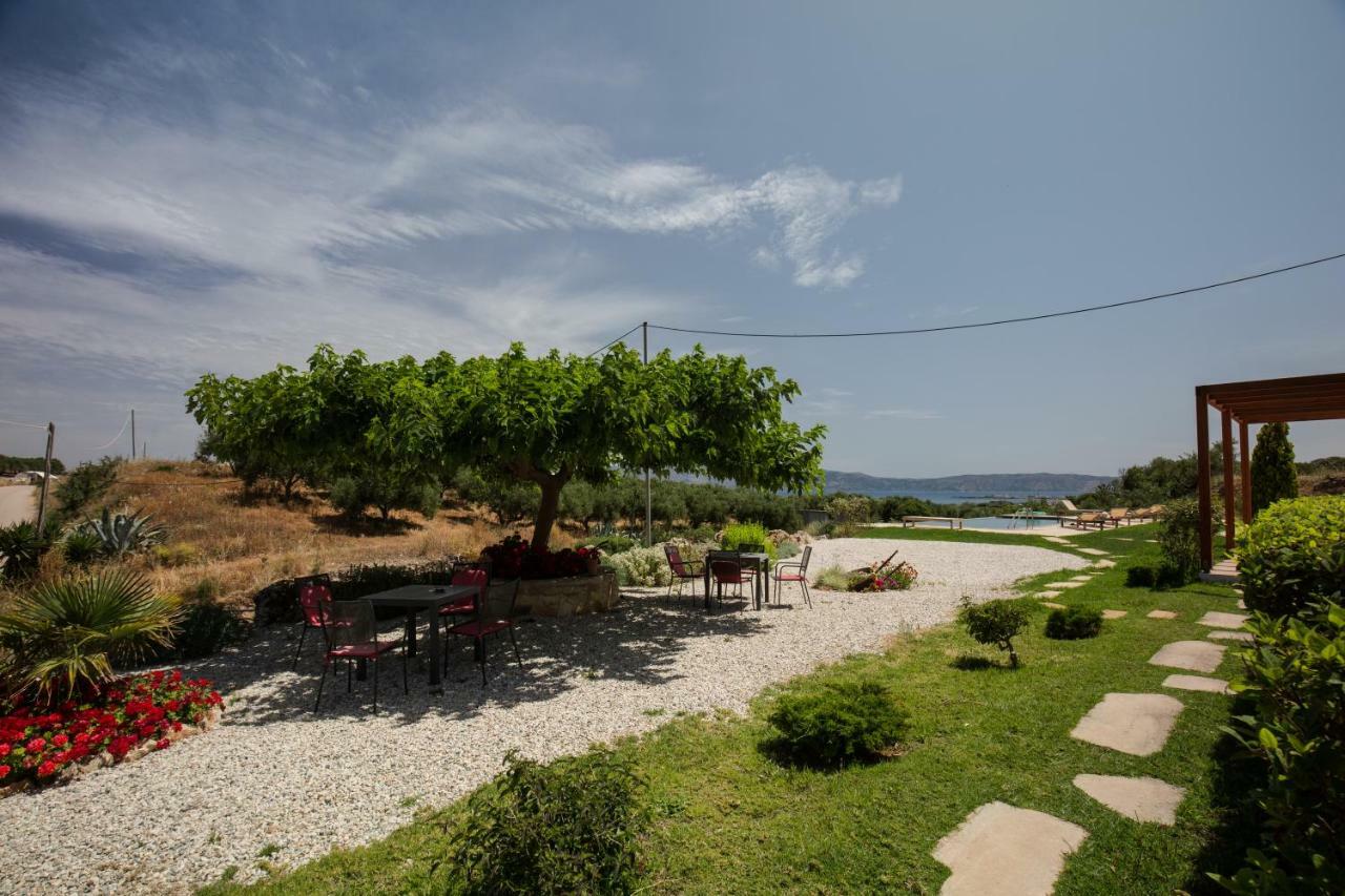 Agarathos Traditional Rooms With Pool Καλυβιανή Εξωτερικό φωτογραφία