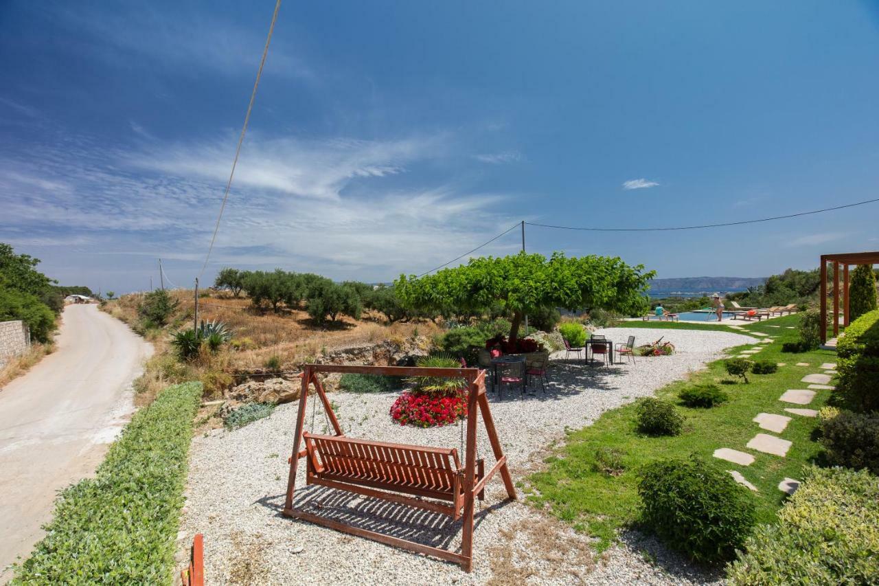 Agarathos Traditional Rooms - Pool - Kaliviani -On The Road To Balos Εξωτερικό φωτογραφία